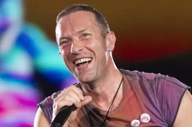 Coldplay's Chris Martin Surprises 64-Year-Old Fan with a Heartwarming Lift to Concert