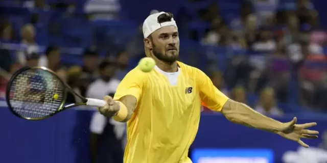 Carlos Alcaraz vs. Tommy Paul: A Thrilling Tennis Spectacle Ignites Mexico City's Passion for the Sport